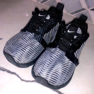 Baby Nike Athletic Shoes Black and Silver Size 4